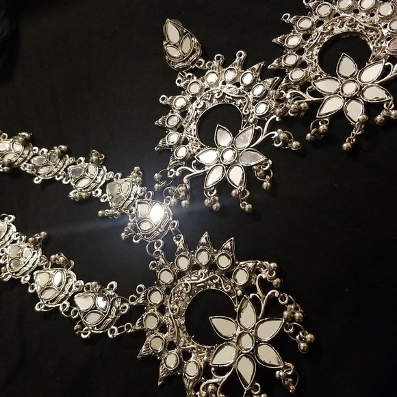 Indian silver necklace and earings - Picture 3 of 3